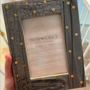 Paper source 4x6 photo frame. Never used.